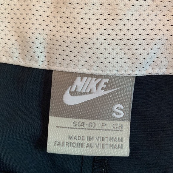 NIKE Shorts Navy Blue, size Small - Picture 5 of 11